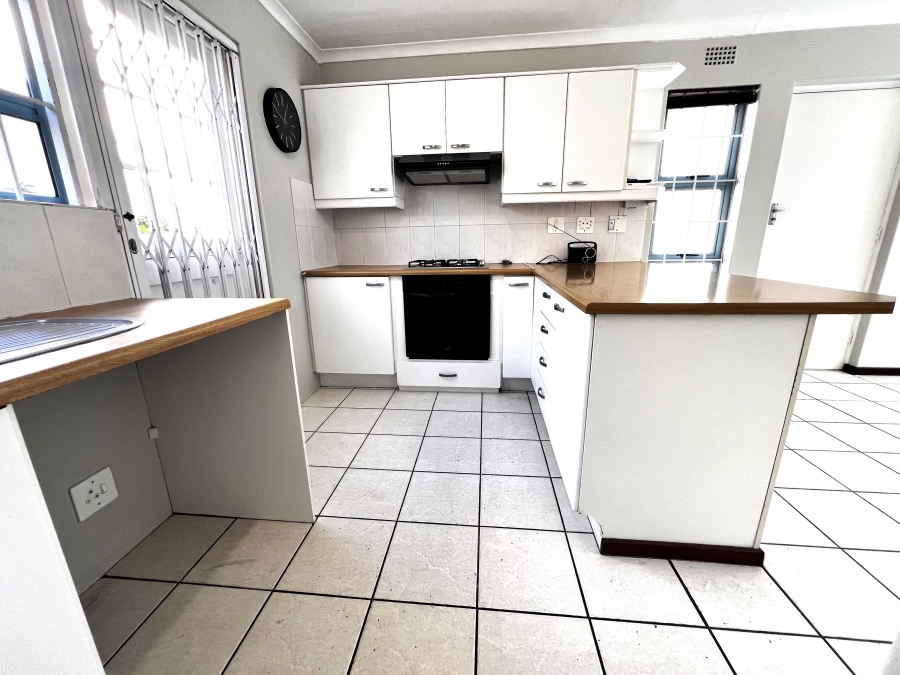 To Let 2 Bedroom Property for Rent in Sunningdale Western Cape